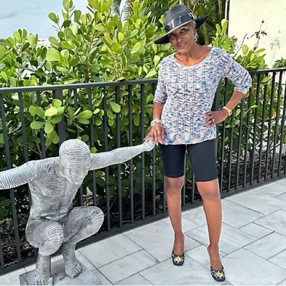 Wicked by Women with Control Bermuda Shorts w/ Side Slits sz M NWOT # C983 - Picture 2 of 3